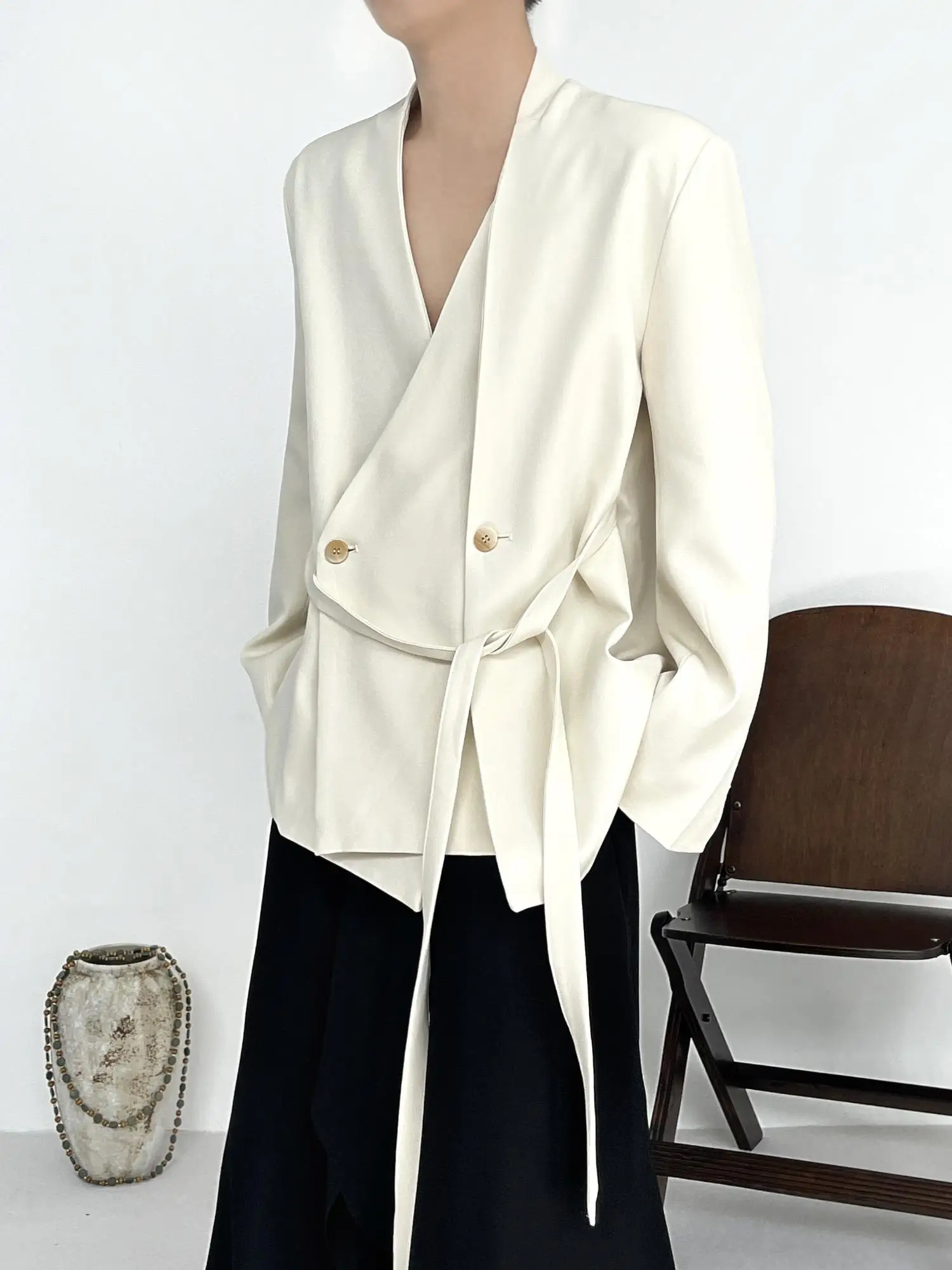 BKYC Retro Belted Design Casual Loose Fit Minimalist New Chinese Style Suit Jacket Youth Popular Autumn Wear Comfortable Shirt
BKYC Retro Belted Design Casual Loose Fit Minimalist New Chinese Style Suit Jacket Youth Popular Autumn Wear Comfortable Shirt