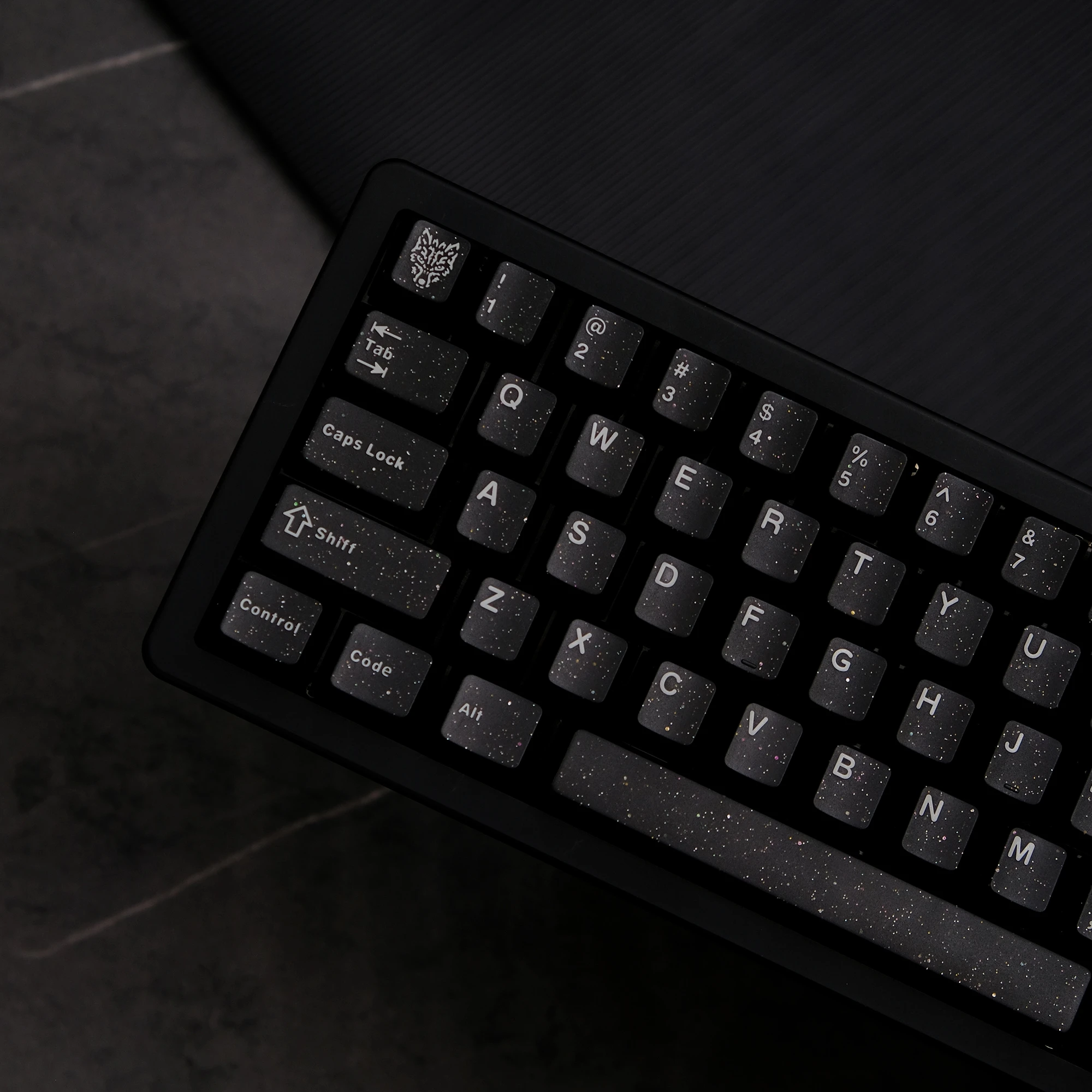 Two-color original height 114-key ABS two-color glitter black semi-transparent keycap
Two-color original height 114-key ABS two-color glitter black semi-transparent keycap