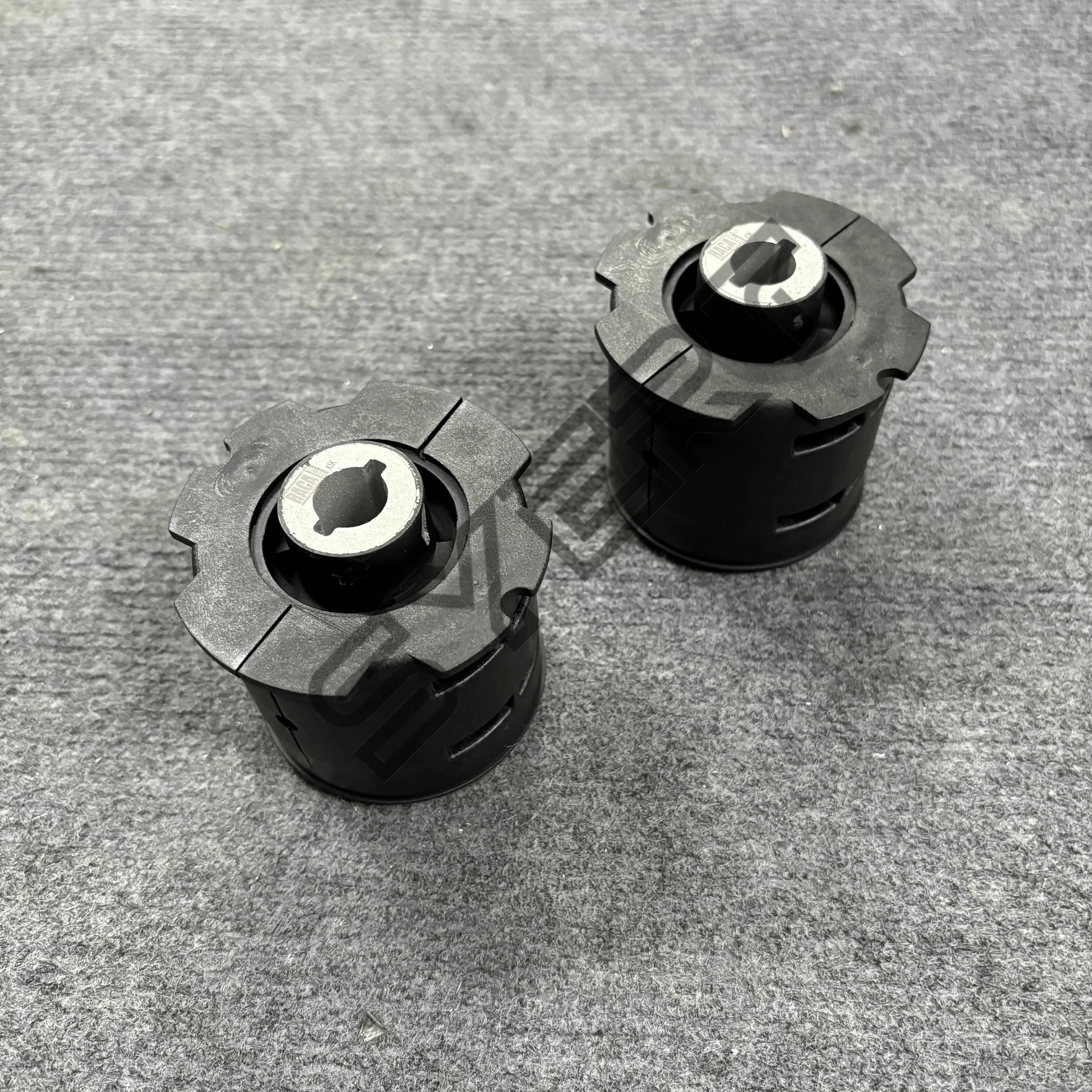Rear Axle Subframe Rubber Metal Support 4M0599257R 958599257R for Bentley Bentaytsu Volkswagen Touareg Audi A4 A5 Q7 RS5 S4 S5
Rear Axle Subframe Rubber Metal Support 4M0599257R 958599257R for Bentley Bentaytsu Volkswagen Touareg Audi A4 A5 Q7 RS5 S4 S5