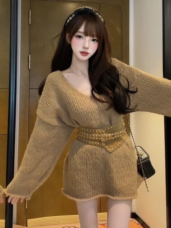 Loose V-Neck Mid-Length Knitted Sweater Women's Spring New Style Warm Top Comfortable Slimming Lazy Fashion Knitwear
Loose V-Neck Mid-Length Knitted Sweater Women's Spring New Style Warm Top Comfortable Slimming Lazy Fashion Knitwear