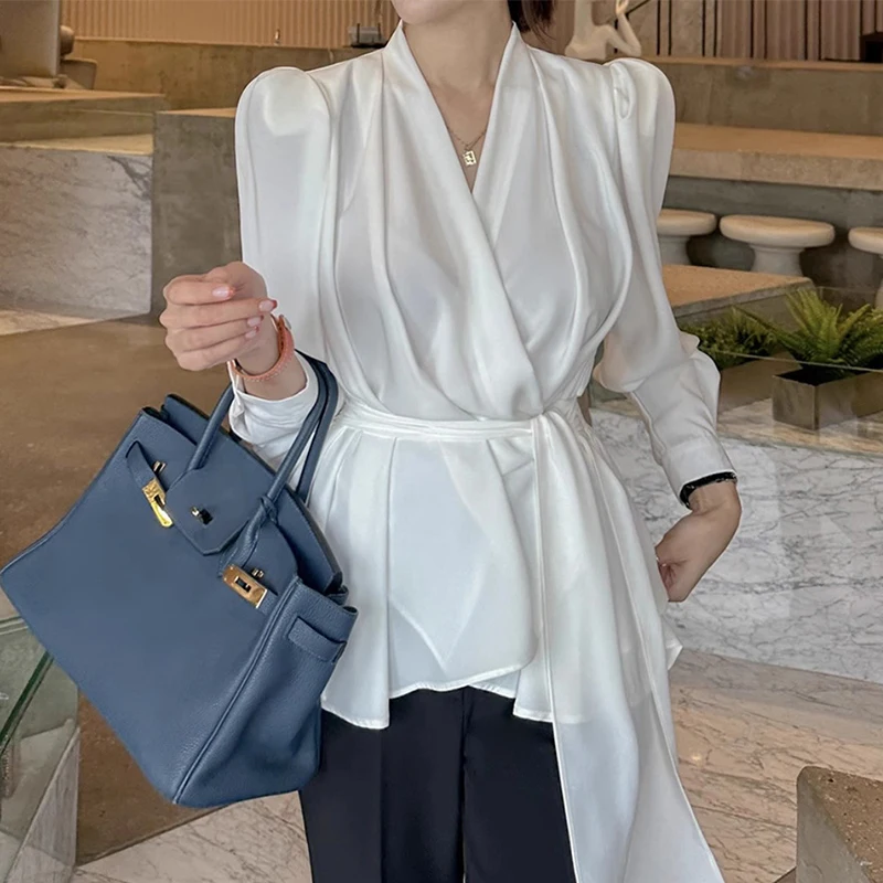 SuperAen Korean Style Autumn New Elegant V-neck Pleated Design Lace-up Waist Long-sleeved Chiffon Tshirts
SuperAen Korean Style Autumn New Elegant V-neck Pleated Design Lace-up Waist Long-sleeved Chiffon Tshirts