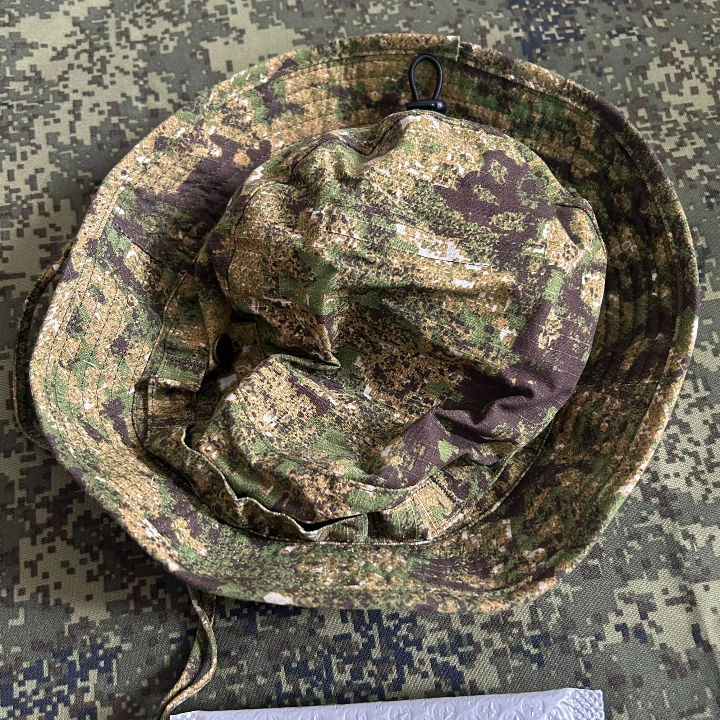 Pencott Green Zone Camouflage Beni Hat Round Brim Hiking Fisherman Hat UV Protection Sunshade Sun Hat 60mm Head Circumference
Pencott Green Zone Camouflage Beni Hat Round Brim Hiking Fisherman Hat UV Protection Sunshade Sun Hat 60mm Head Circumference