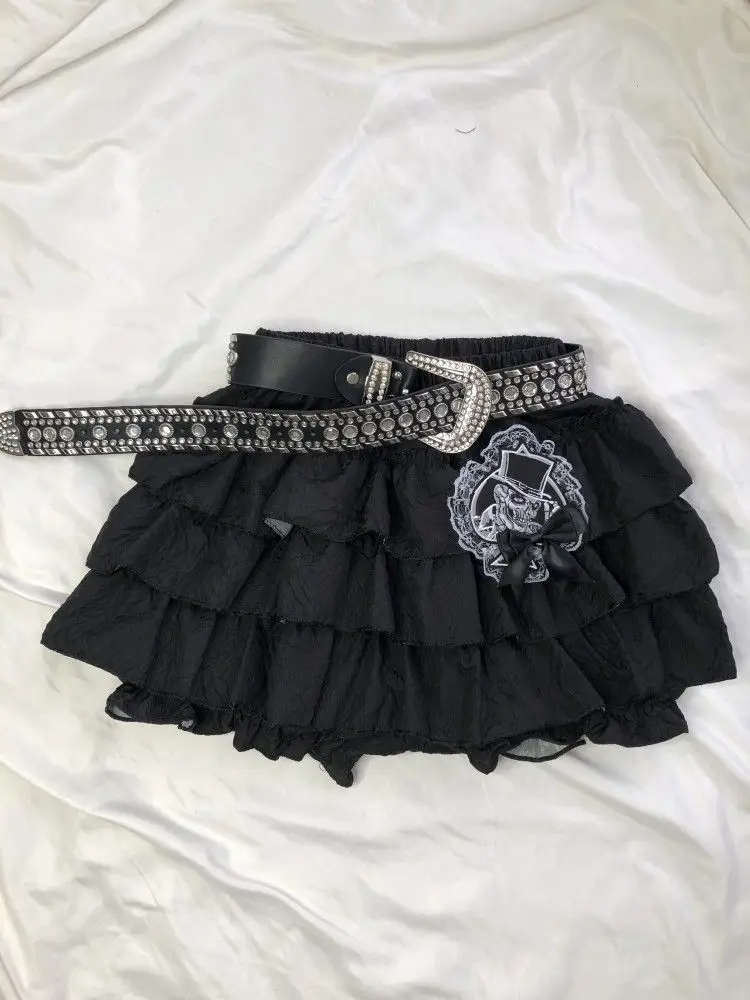 Onalippa Y2K 2025 Subculture Small Punk Half Skirt Spicy Girl Peach Leaf Skull Sticker Cloth Anti Exposure Cake Short Women
Onalippa Y2K 2025 Subculture Small Punk Half Skirt Spicy Girl Peach Leaf Skull Sticker Cloth Anti Exposure Cake Short Women