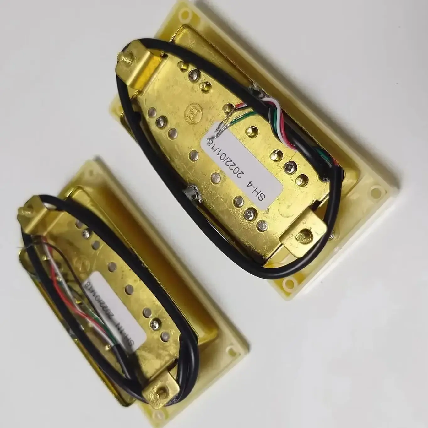 Sh-1N Sh-4 GuitarDouble coilPickup with 1V1T Switch Wiring Harness 4C Guitar Neck and Bridge Pickup Set Gold for LP SG
Sh-1N Sh-4 GuitarDouble coilPickup with 1V1T Switch Wiring Harness 4C Guitar Neck and Bridge Pickup Set Gold for LP SG