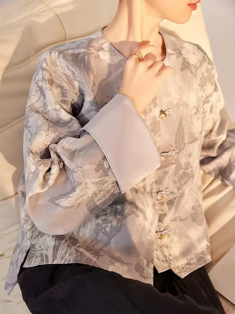 Chinese style ladies embroidery premium coat vintage China new design silk jacquard embroidery craft top women
Chinese style ladies embroidery premium coat vintage China new design silk jacquard embroidery craft top women