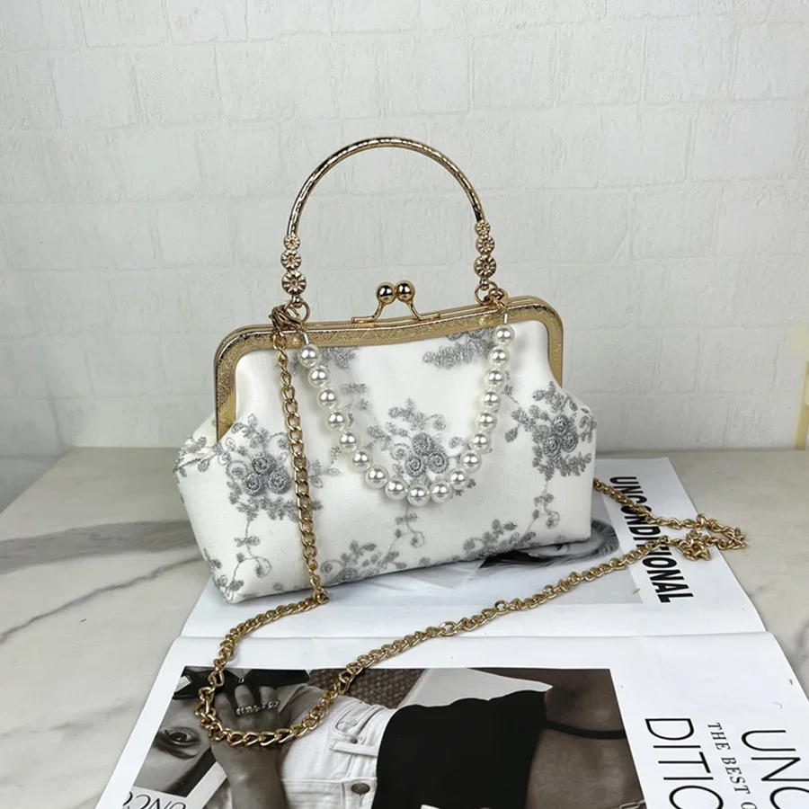 Retro Embroidered Evening Handbags Pearl/Metal Chains Shell Shoulder Bag Clip Dinner Party Clutch Purse Women Messenger Bags
Retro Embroidered Evening Handbags Pearl/Metal Chains Shell Shoulder Bag Clip Dinner Party Clutch Purse Women Messenger Bags 