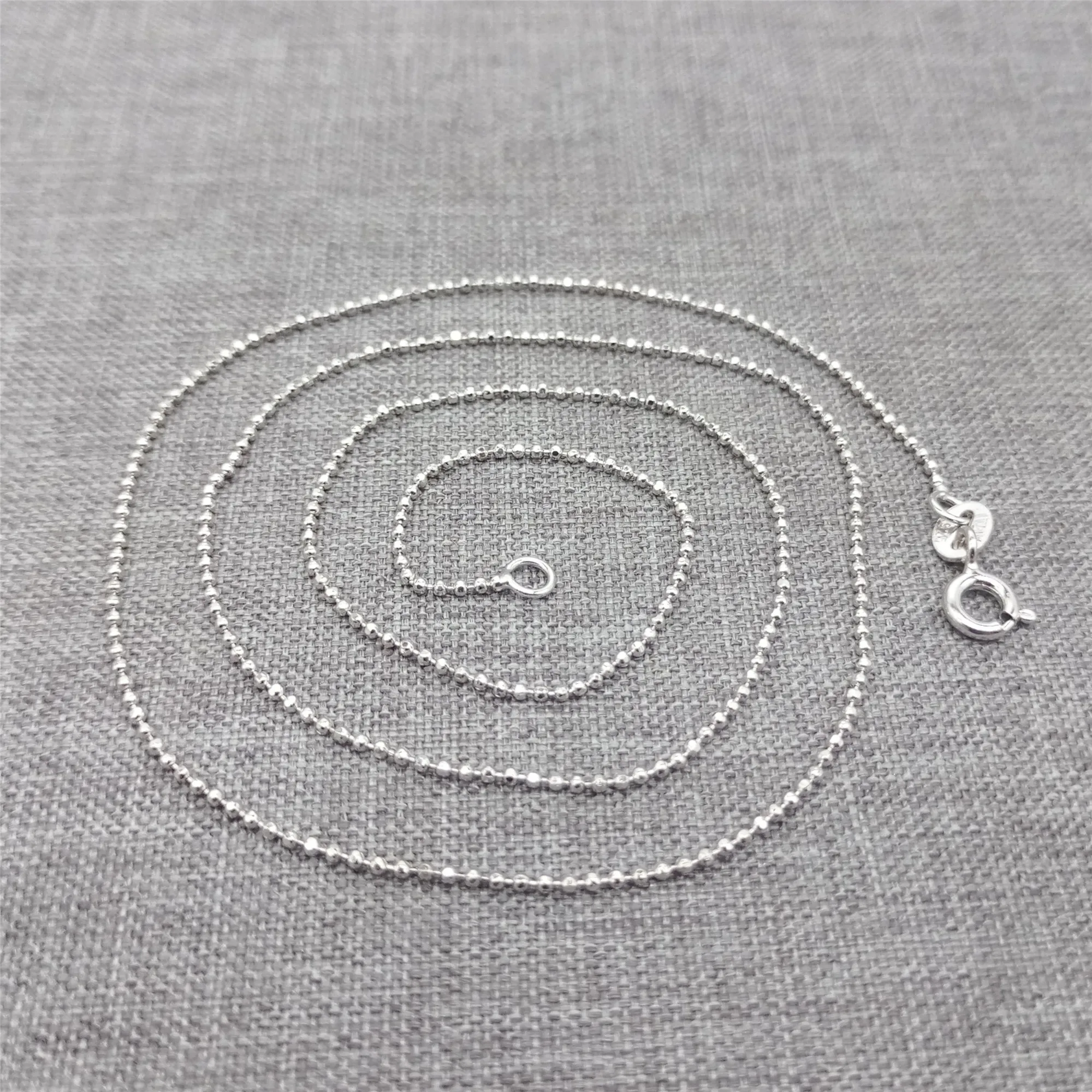 925 Sterling Silver Diamond Cut Bead Chain Necklace Rhodium Plated 16 18 Inches
925 Sterling Silver Diamond Cut Bead Chain Necklace Rhodium Plated 16 18 Inches