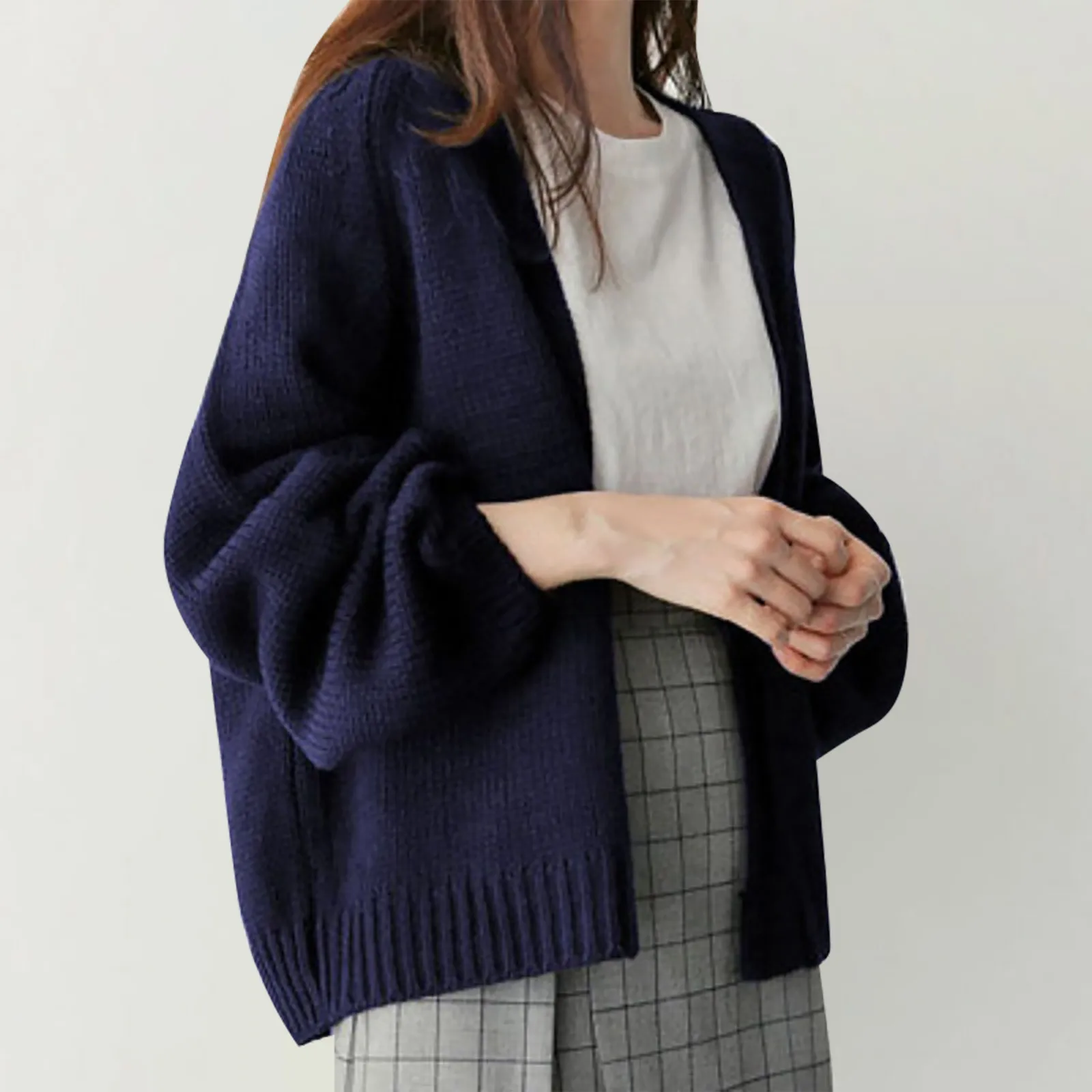 Autumn Winter Loose Women's Cardigan Jacket Solid Color Korean Version Fashion Casual Short Style Knitted Long-Sleeved Cardigan
Autumn Winter Loose Women's Cardigan Jacket Solid Color Korean Version Fashion Casual Short Style Knitted Long-Sleeved Cardigan