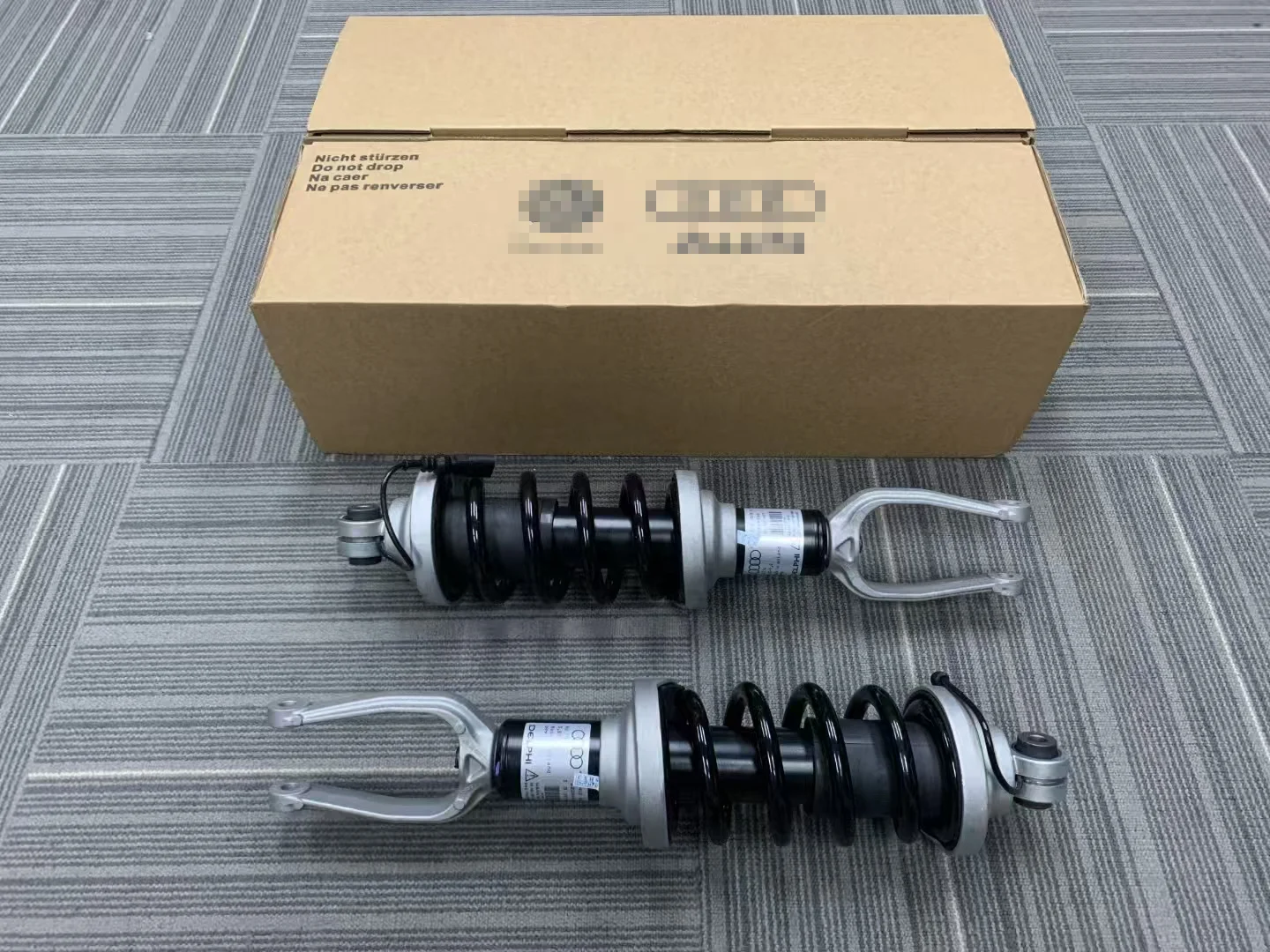 OEM New 1pcs Front Rear Shock Absorber Struts Magnetic Ride For Audi R8 V10 V8 2016-2021
OEM New 1pcs Front Rear Shock Absorber Struts Magnetic Ride For Audi R8 V10 V8 2016-2021