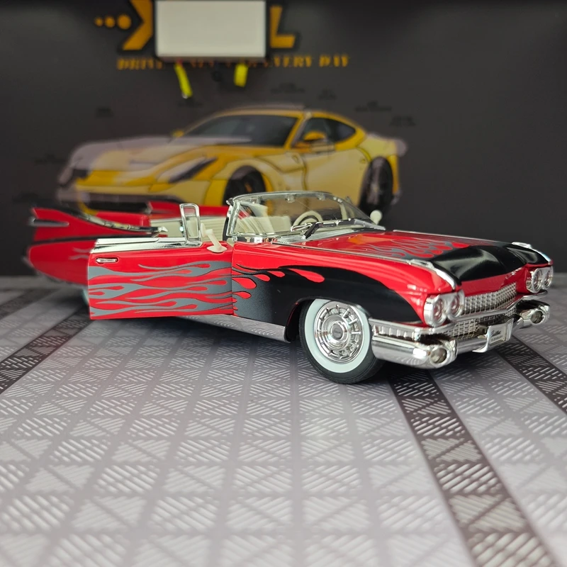 Модель автомобиля Cadillac из сплава металла в масштабе 1:24 с имитацией звуковых и световых эффектов, богатой детализацией и высококачественной отделкой.
Модель автомобиля Cadillac из сплава металла в масштабе 1:24 с имитацией звуковых и световых эффектов, богатой детализацией и высококачественной отделкой.
