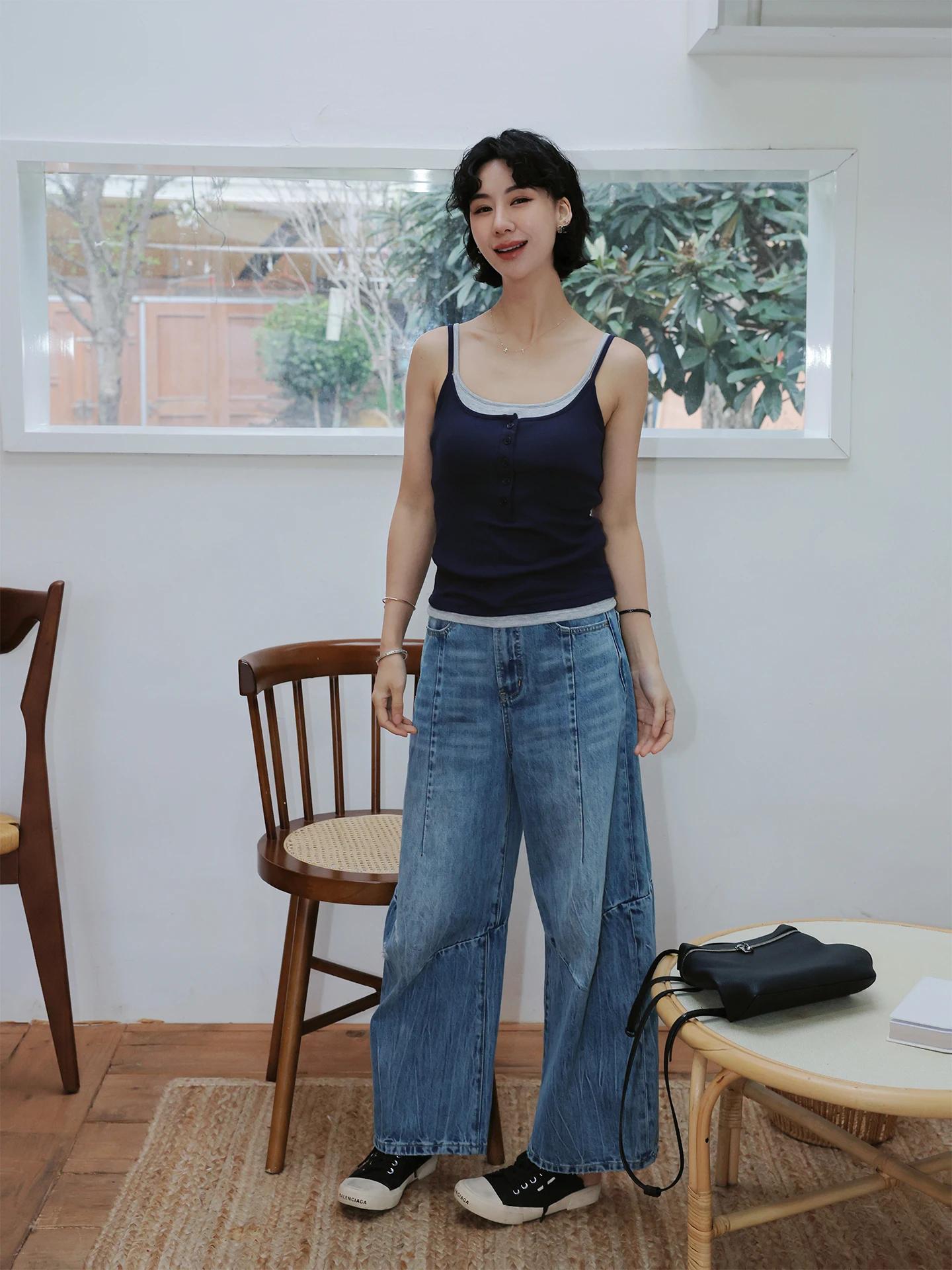 TT One-Inch Skin Silk Blend Strapless Crop Top with Chest Pad Integrated Inner Wear Casual Style U-Neck Modal Fabric
TT One-Inch Skin Silk Blend Strapless Crop Top with Chest Pad Integrated Inner Wear Casual Style U-Neck Modal Fabric