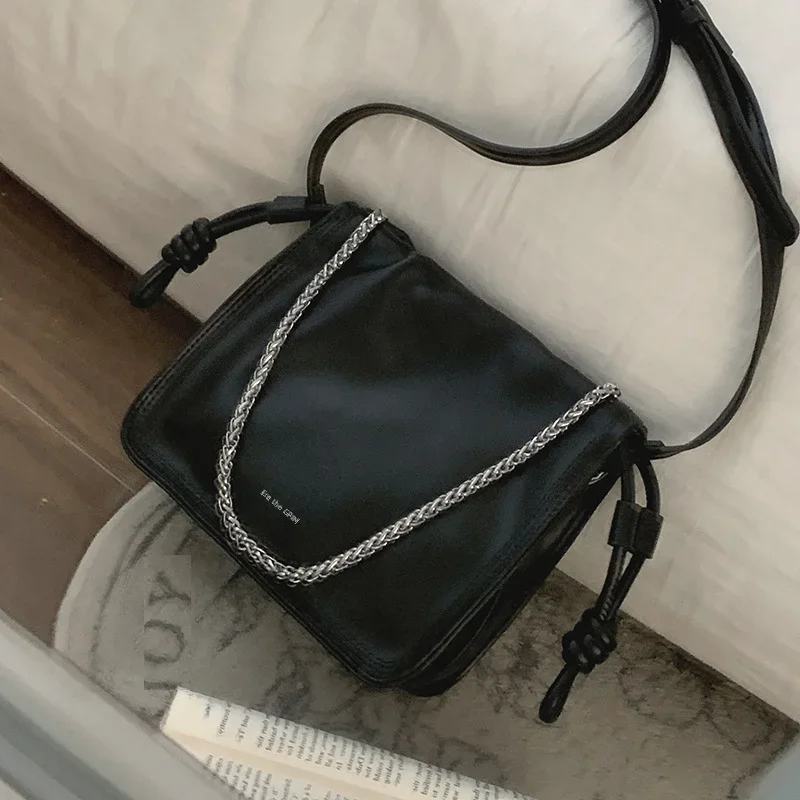 Fashion High Quality Women's Crossbody Bag Summer All-match Chain Handbag New Style Banquet Simple Shoulder Small Square Bag
Fashion High Quality Women's Crossbody Bag Summer All-match Chain Handbag New Style Banquet Simple Shoulder Small Square Bag