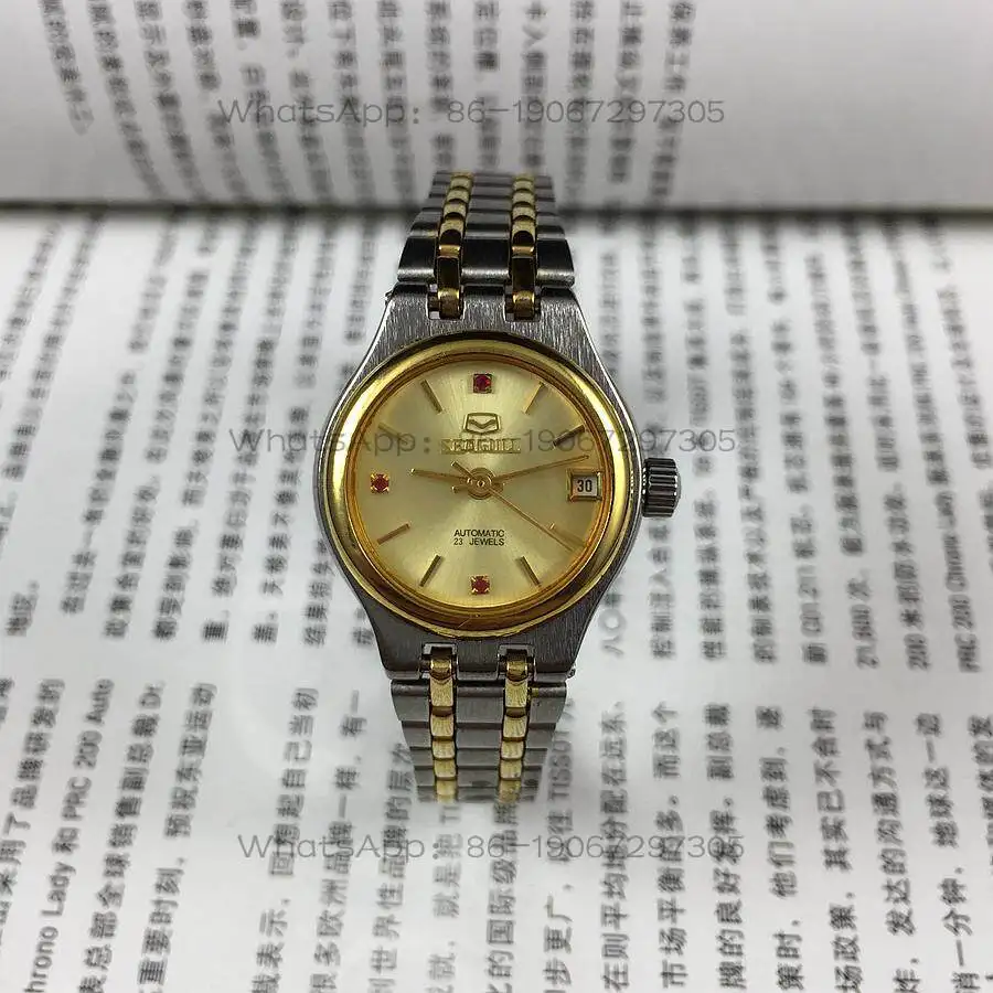 Seagull Brand White Steel Case Red Diamond Yellow Dial Single Calendar Automatic Mechanical Women’s Watch Gold Steel Bracelet
Seagull Brand White Steel Case Red Diamond Yellow Dial Single Calendar Automatic Mechanical Women’s Watch Gold Steel Bracelet
