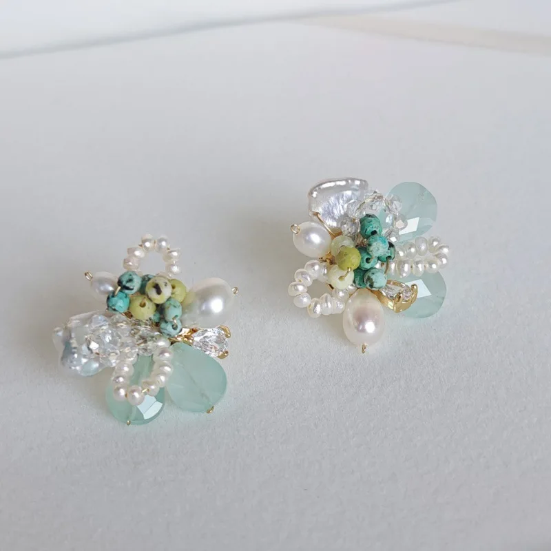 Handmade Freshwater Pearl Mint Green Crystal Flower Stud Earrings 14K Gold Plated Dainty Earrings for Daily Wedding Gifts
Handmade Freshwater Pearl Mint Green Crystal Flower Stud Earrings 14K Gold Plated Dainty Earrings for Daily Wedding Gifts