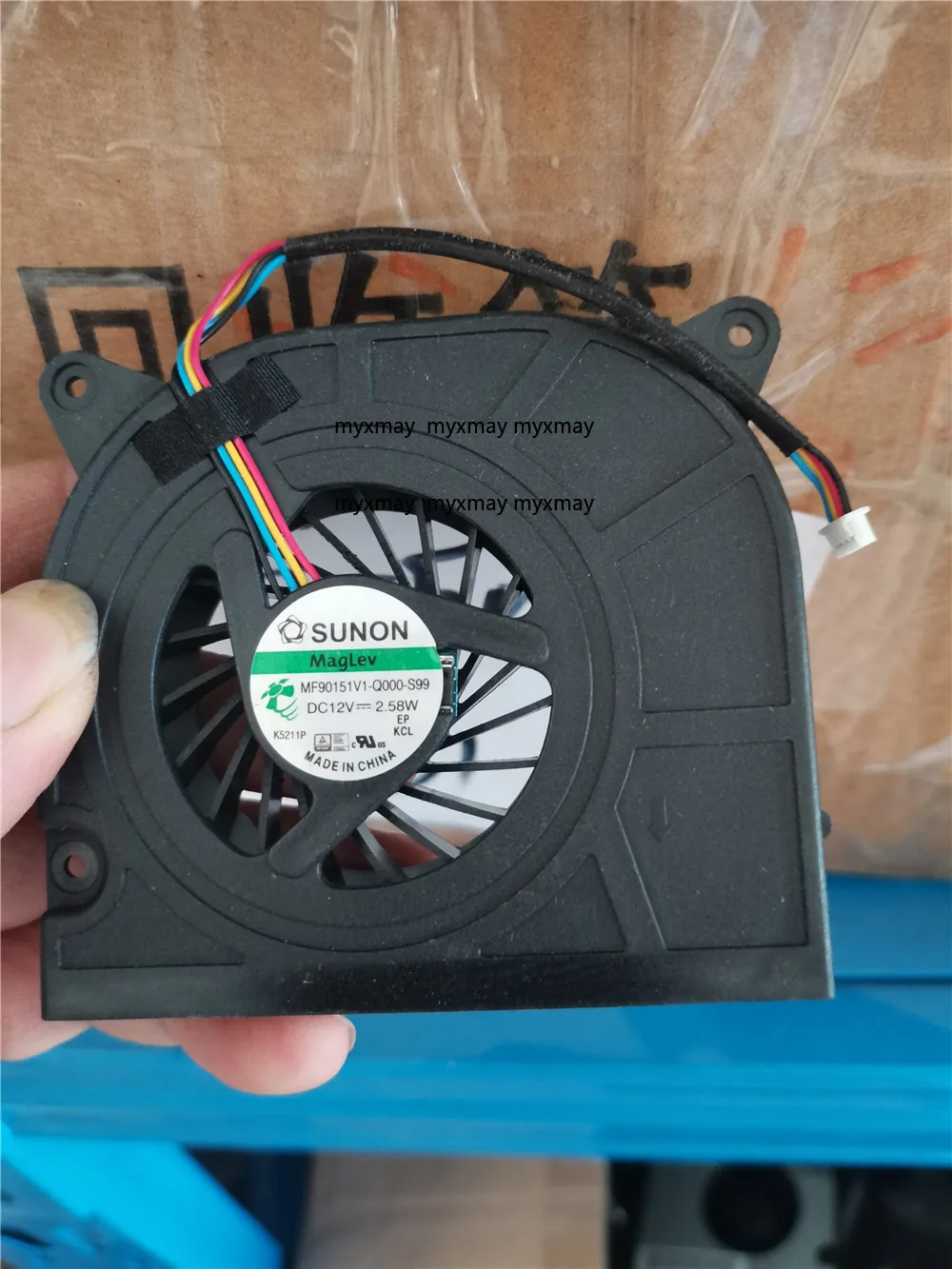 Новый оригинальный охлаждающий вентилятор для ноутбука SUNON MF90151V1-Q000-S99 1323-009X000 12 В 2,58 Вт
Новый оригинальный охлаждающий вентилятор для ноутбука SUNON MF90151V1-Q000-S99 1323-009X000 12 В 2,58 Вт