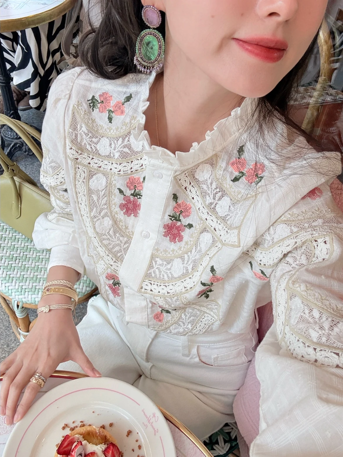 Elegant Long Sleeve Embroidered Floral Ruffle Collar Patchwork Heavy Embroidery Spring Summer Cotton Shirt for Women
Elegant Long Sleeve Embroidered Floral Ruffle Collar Patchwork Heavy Embroidery Spring Summer Cotton Shirt for Women