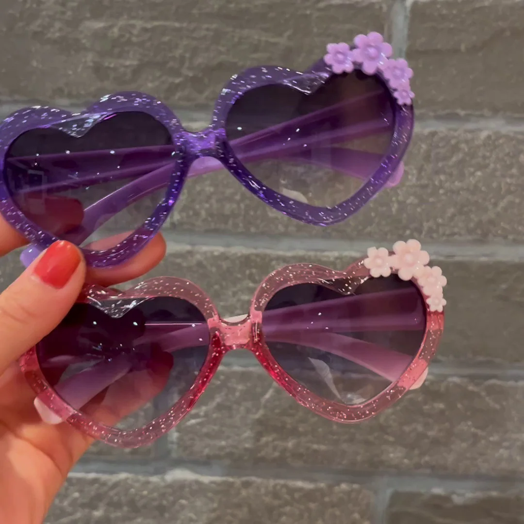 Children Heart-Shaped Sunglasses Heart Shades UV400 Party Flowers Photography Kids Cute Sun Glasses Protection Vintage Boy Girl
Children Heart-Shaped Sunglasses Heart Shades UV400 Party Flowers Photography Kids Cute Sun Glasses Protection Vintage Boy Girl