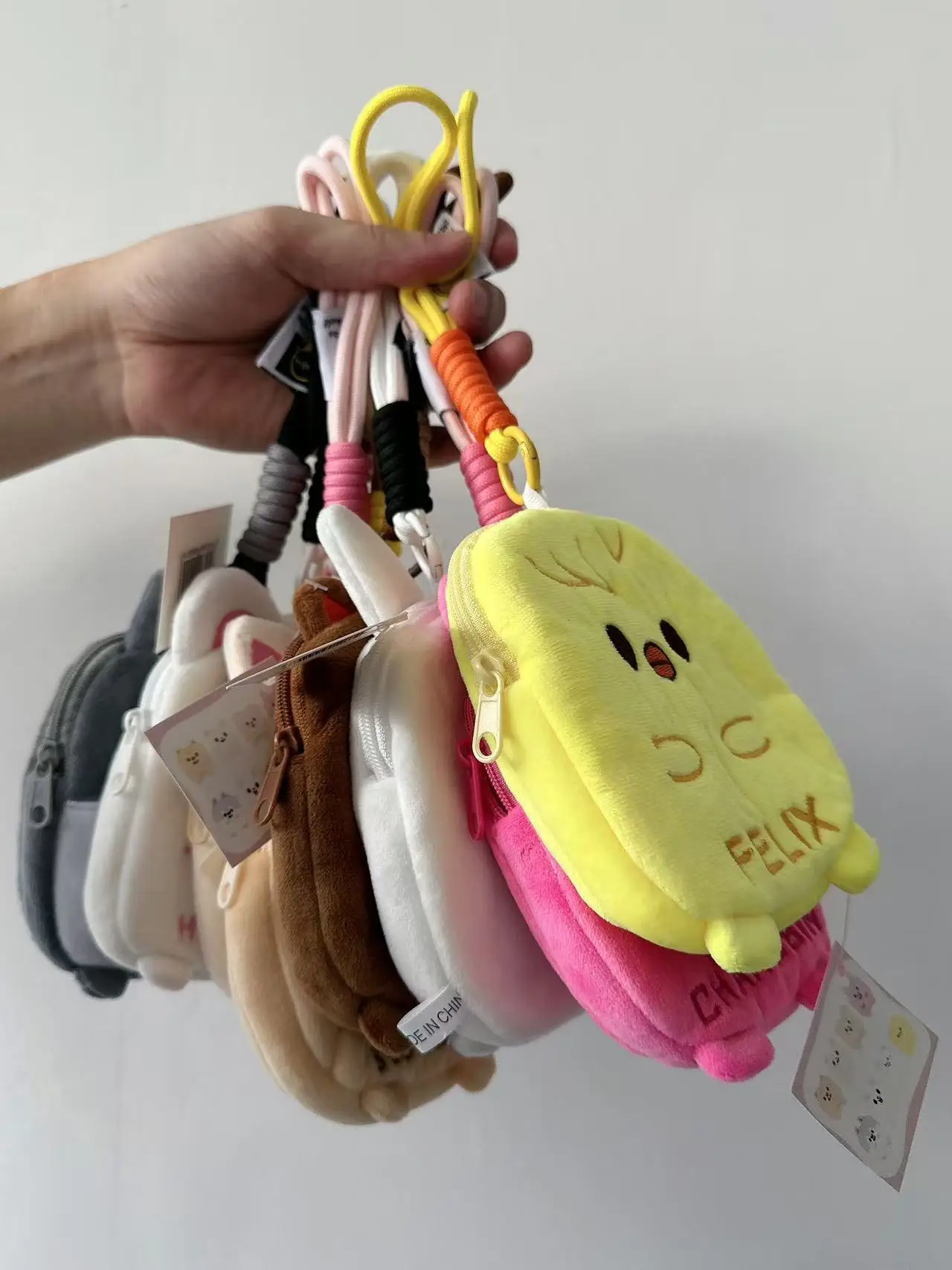skzoo Kpop Stray Kids Cute Plush Coin Purse DIY Handbag Felix Bangchan Bag Accessories A must-have for fansBirthday gift
skzoo Kpop Stray Kids Cute Plush Coin Purse DIY Handbag Felix Bangchan Bag Accessories A must-have for fansBirthday gift