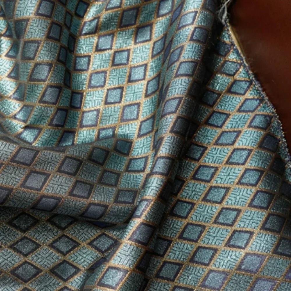Gold Silk Yarn-dyed Jacquard Fabric Diamond Lattice Shiny Wedding Dress Stiff Puffy Skirt Shirt Suit Fashion Design Sewing Cloth
Gold Silk Yarn-dyed Jacquard Fabric Diamond Lattice Shiny Wedding Dress Stiff Puffy Skirt Shirt Suit Fashion Design Sewing Cloth