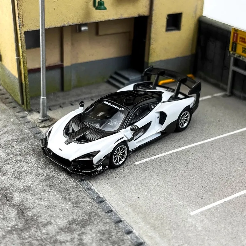 1:64 Senna GTR die-cast simulation alloy car model collection ornaments Children's toys, adult decorative gifts.
1:64 Senna GTR die-cast simulation alloy car model collection ornaments Children's toys, adult decorative gifts.
