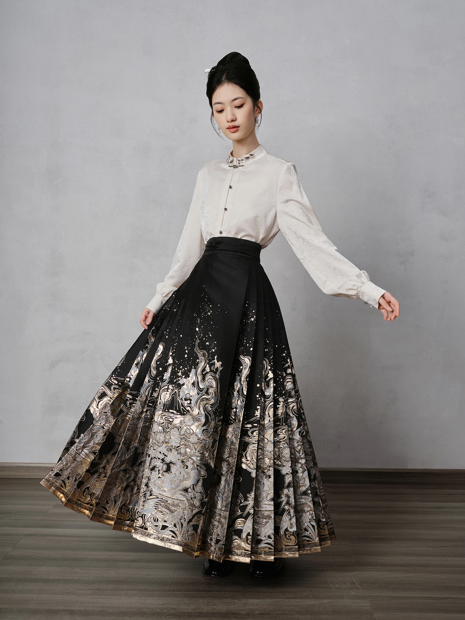 Оригинальный Hanfu Ming Dynas, золотой чай, имитация цветка, повседневная юбка для лица, новый комплект 2024, женский костюм из полиэфирного волокна
Оригинальный Hanfu Ming Dynas, золотой чай, имитация цветка, повседневная юбка для лица, новый комплект 2024, женский костюм из полиэфирного волокна