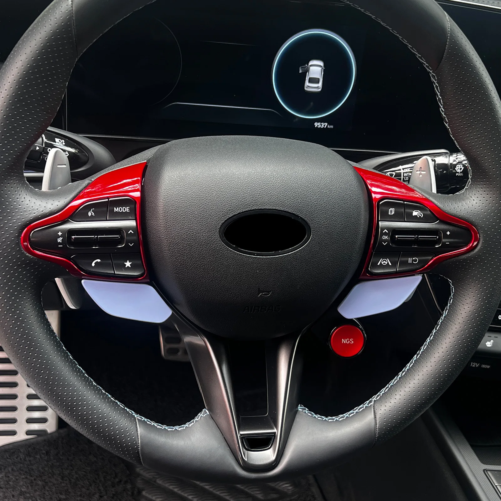 Для Hyundai Kona N 2022 2023 i30 N крышка кнопки рулевого колеса, внутренние наклейки из АБС-пластика, наклейка, отделка из углеродного волокна, полоса, синий, красный
Для Hyundai Kona N 2022 2023 i30 N крышка кнопки рулевого колеса, внутренние наклейки из АБС-пластика, наклейка, отделка из углеродного волокна, полоса, синий, красный