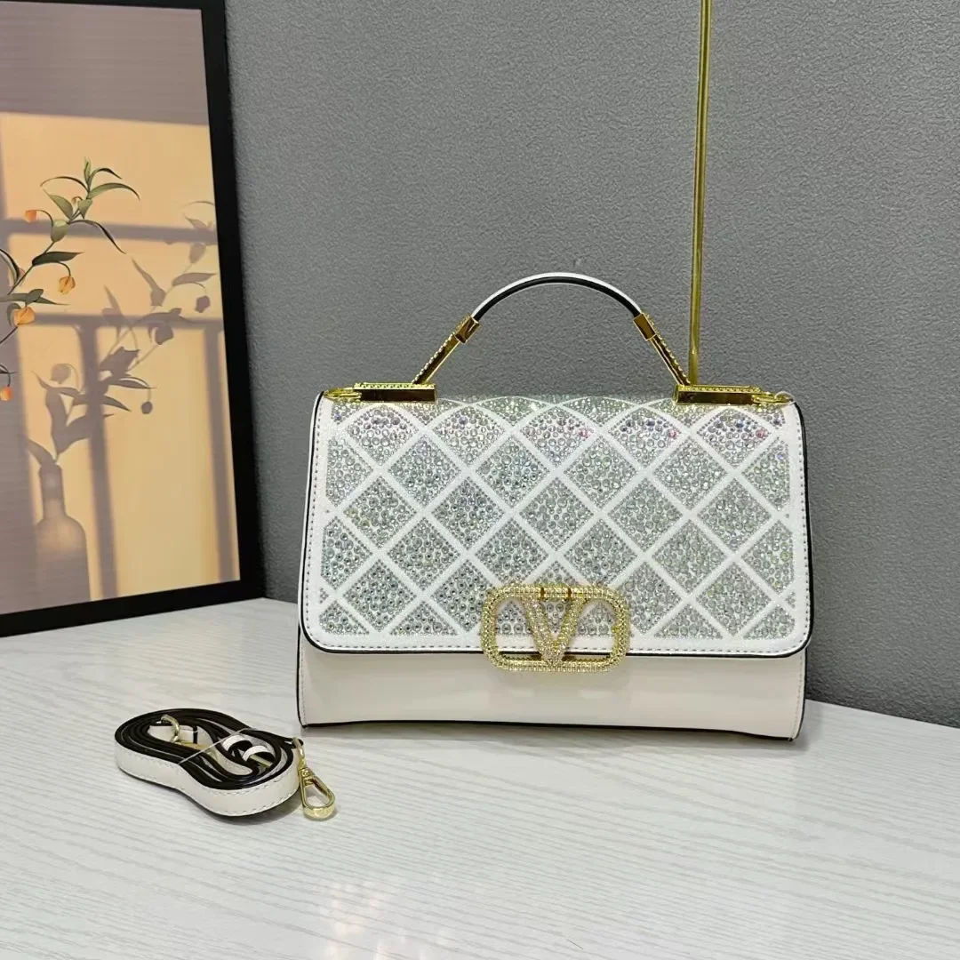 2025 Stylish Solid Color Clutch Bag For Women With Minimalist Vintage Design And High-End Leather Commuter Feature
2025 Stylish Solid Color Clutch Bag For Women With Minimalist Vintage Design And High-End Leather Commuter Feature
