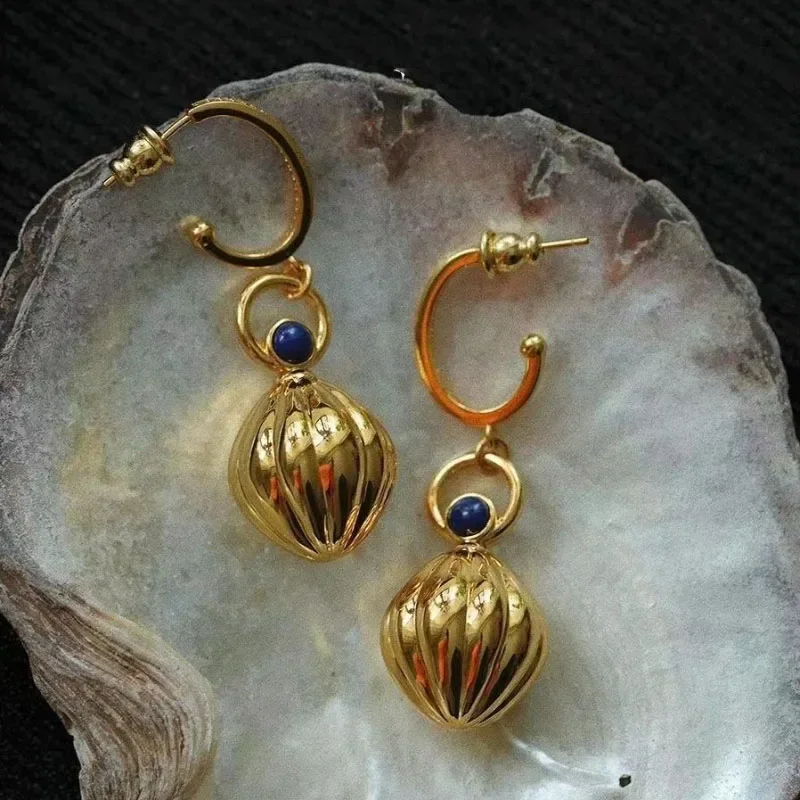 Серьги Nutmeg, оригинальный дизайн, ретро-художественные серьги из лазурита, длинные серьги из древнего золота, глянцевые серьги для женщин, ювелирные изделия
Серьги Nutmeg, оригинальный дизайн, ретро-художественные серьги из лазурита, длинные серьги из древнего золота, глянцевые серьги для женщин, ювелирные изделия