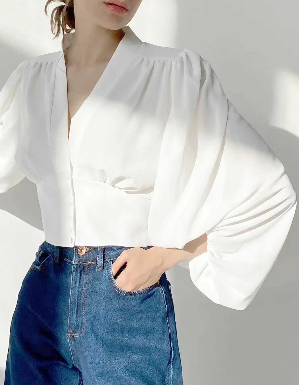 Spring Autumn New American Women's Fashion Top Solid Color Casual Shirt Women's Slim Fit Deep V Sexy Long Sleeve
Spring Autumn New American Women's Fashion Top Solid Color Casual Shirt Women's Slim Fit Deep V Sexy Long Sleeve