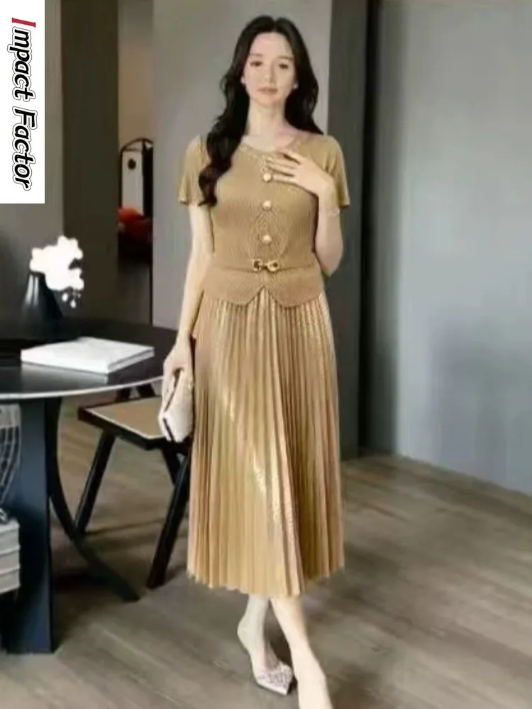 Miyake Retro Bronzing Pleated Dress V-neck Printed Short Sleeve Summer New Temperament Fashionable Fake Two-piece Long Dress
Miyake Retro Bronzing Pleated Dress V-neck Printed Short Sleeve Summer New Temperament Fashionable Fake Two-piece Long Dress