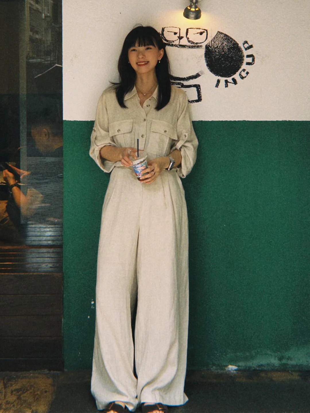 Женский комбинезон в стиле ретро, повседневный, простой, из льна, с высокой талией, длинные брюки, для работы и отдыха
Женский комбинезон в стиле ретро, повседневный, простой, из льна, с высокой талией, длинные брюки, для работы и отдыха