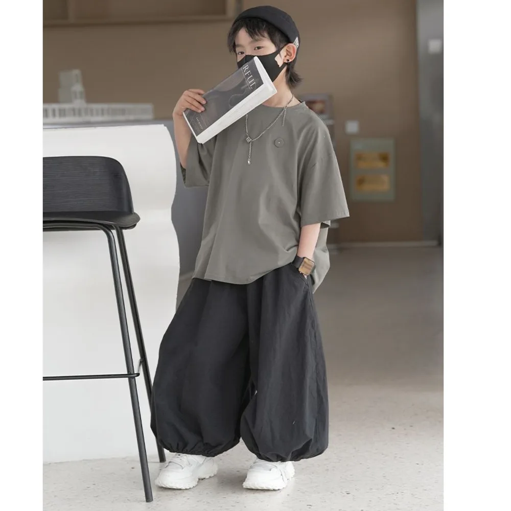Children's Clothes Boys' Sets Summer Loose T-shirt Lantern Pants Two-piece Suits 2025 New Fashionable Simple Handsome Tops Sets
Children's Clothes Boys' Sets Summer Loose T-shirt Lantern Pants Two-piece Suits 2025 New Fashionable Simple Handsome Tops Sets