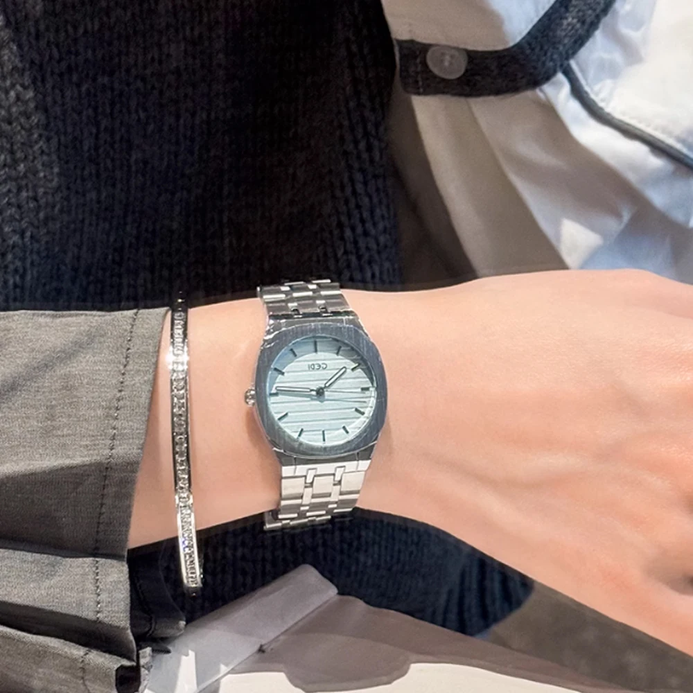 Fashion temperament minimalist luxury disc wind steel belt with quartz women's watch
Fashion temperament minimalist luxury disc wind steel belt with quartz women's watch