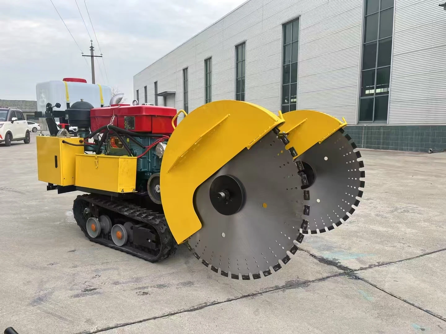 Type 38 Twin-Cylinder Crawler Road Cutter Machinery Groove Cutter Equipment Diamond Asphalt Concrete Road Cutting Machine
Type 38 Twin-Cylinder Crawler Road Cutter Machinery Groove Cutter Equipment Diamond Asphalt Concrete Road Cutting Machine