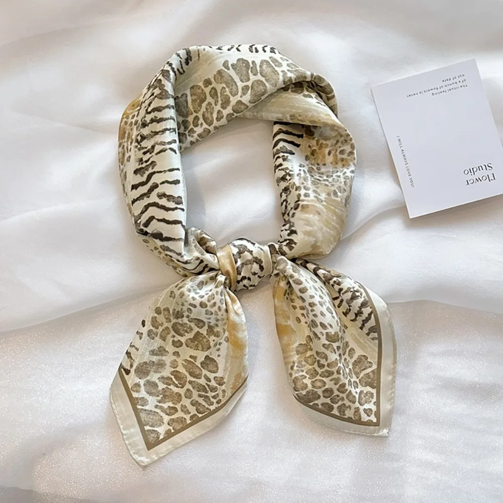 Fashion Cherry Blurred Flowers Hair Scarf Graceful Soft Puppy Hair Band Flower Turban Butterfly Scarves Streetwear
Fashion Cherry Blurred Flowers Hair Scarf Graceful Soft Puppy Hair Band Flower Turban Butterfly Scarves Streetwear