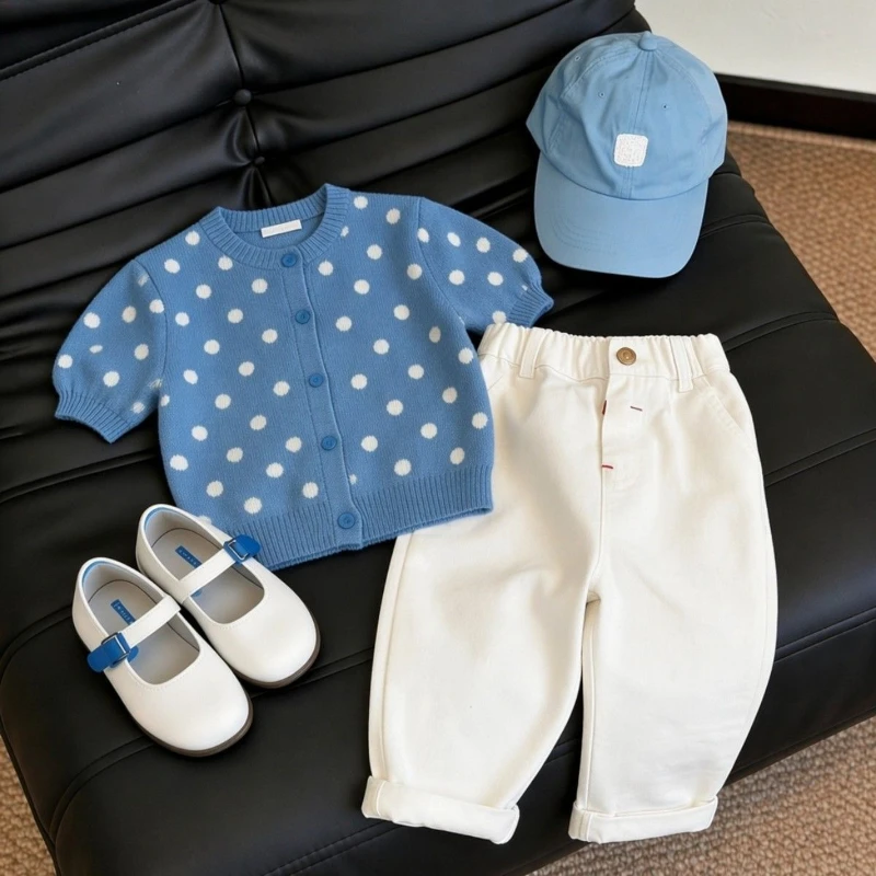 2026 Autumn New Girls' Dopamine Blue Polka Dot Thin Knitted Short Sleeved and Casual Straight Leg Pants Two-piece Set
2026 Autumn New Girls' Dopamine Blue Polka Dot Thin Knitted Short Sleeved and Casual Straight Leg Pants Two-piece Set
