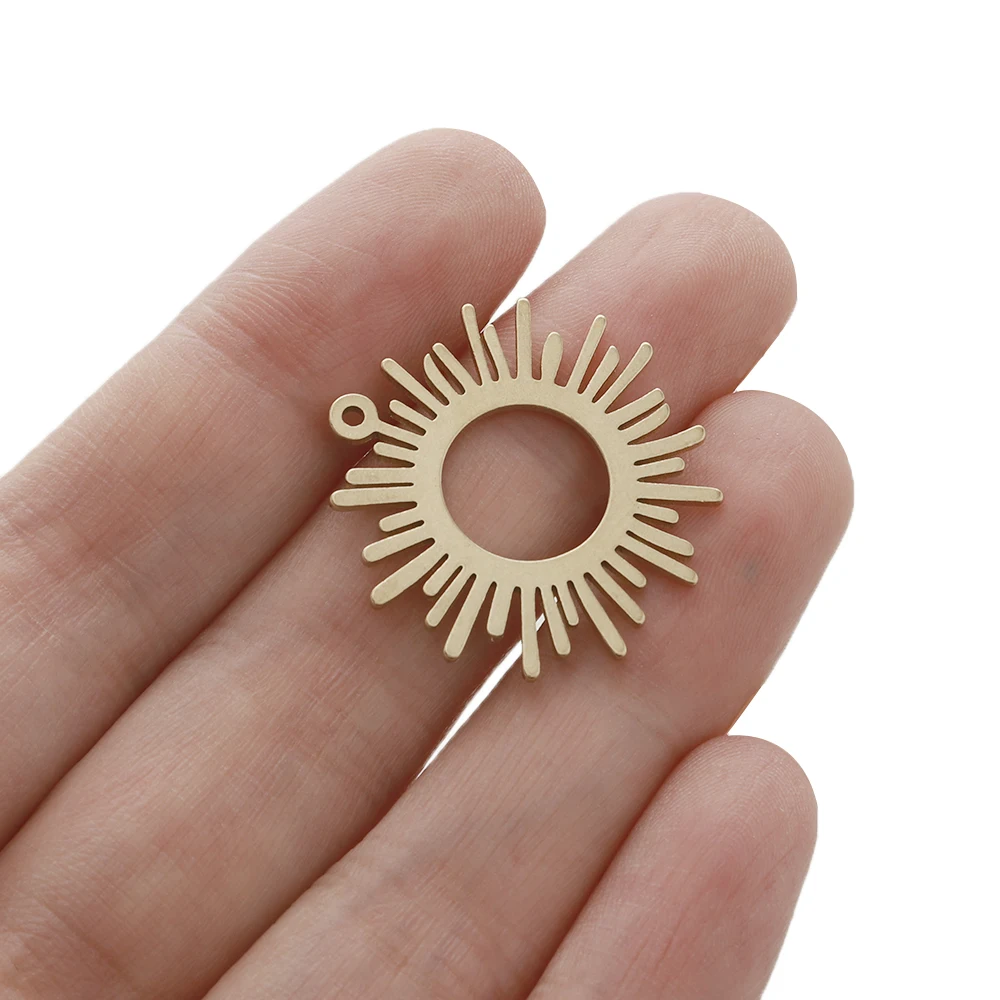 6pcs Raw Brass Hollow Sun Shape Charms Pendant For Handmade Jewelry Making Diy Necklace Earrings Bracelet Accessories
6pcs Raw Brass Hollow Sun Shape Charms Pendant For Handmade Jewelry Making Diy Necklace Earrings Bracelet Accessories