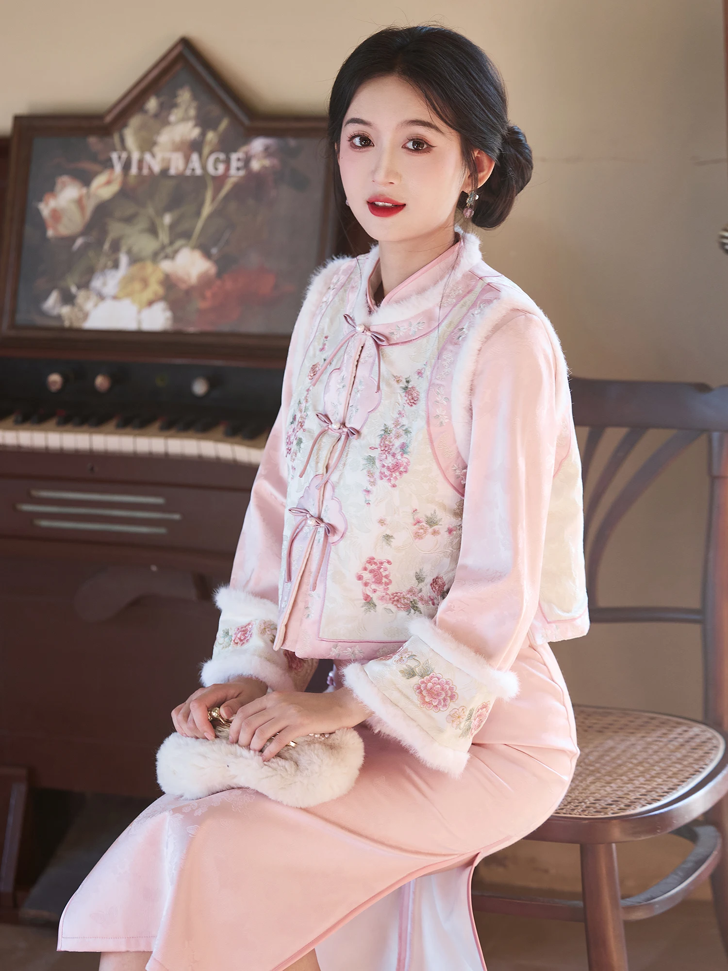 Pink Long Sleeve Women's Winter Fashion Outerwear Set New Chinese Style Reformed Dress Warm Fleece Lined Maxi Dress
Pink Long Sleeve Women's Winter Fashion Outerwear Set New Chinese Style Reformed Dress Warm Fleece Lined Maxi Dress
