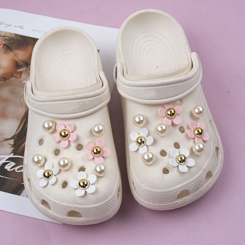 Shoes Charms Accessories Three-dimensional Sunflower Daisy Ready To Put On Decorative Buckle DIY for Girls Gift New Hot
Shoes Charms Accessories Three-dimensional Sunflower Daisy Ready To Put On Decorative Buckle DIY for Girls Gift New Hot