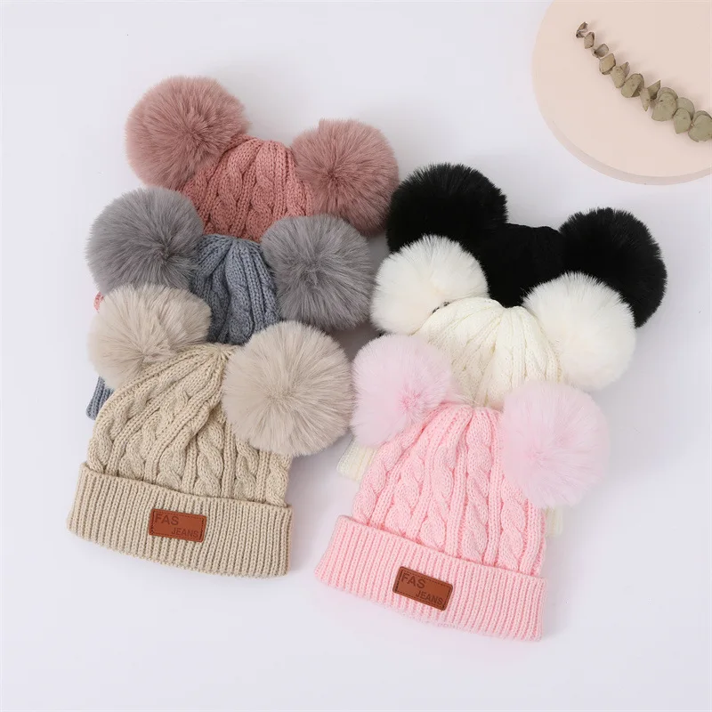 For 1-7 years old European popular children's hat scarf two-piece winter new single ball baby hat double ball suit
For 1-7 years old European popular children's hat scarf two-piece winter new single ball baby hat double ball suit