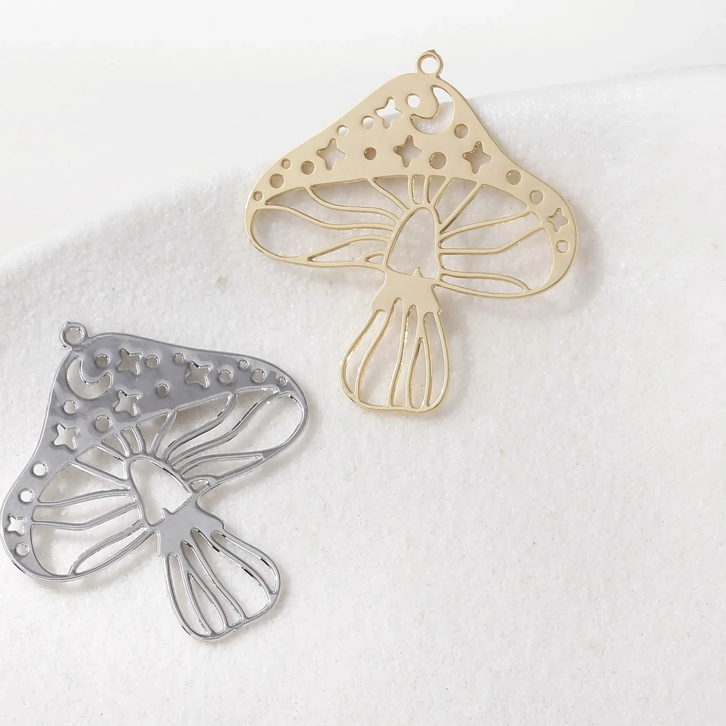 Min order 30pcs/lot cartoon Mushroom shape copper floating locket beads diy jewelry garment pendant accessory
Min order 30pcs/lot cartoon Mushroom shape copper floating locket beads diy jewelry garment pendant accessory