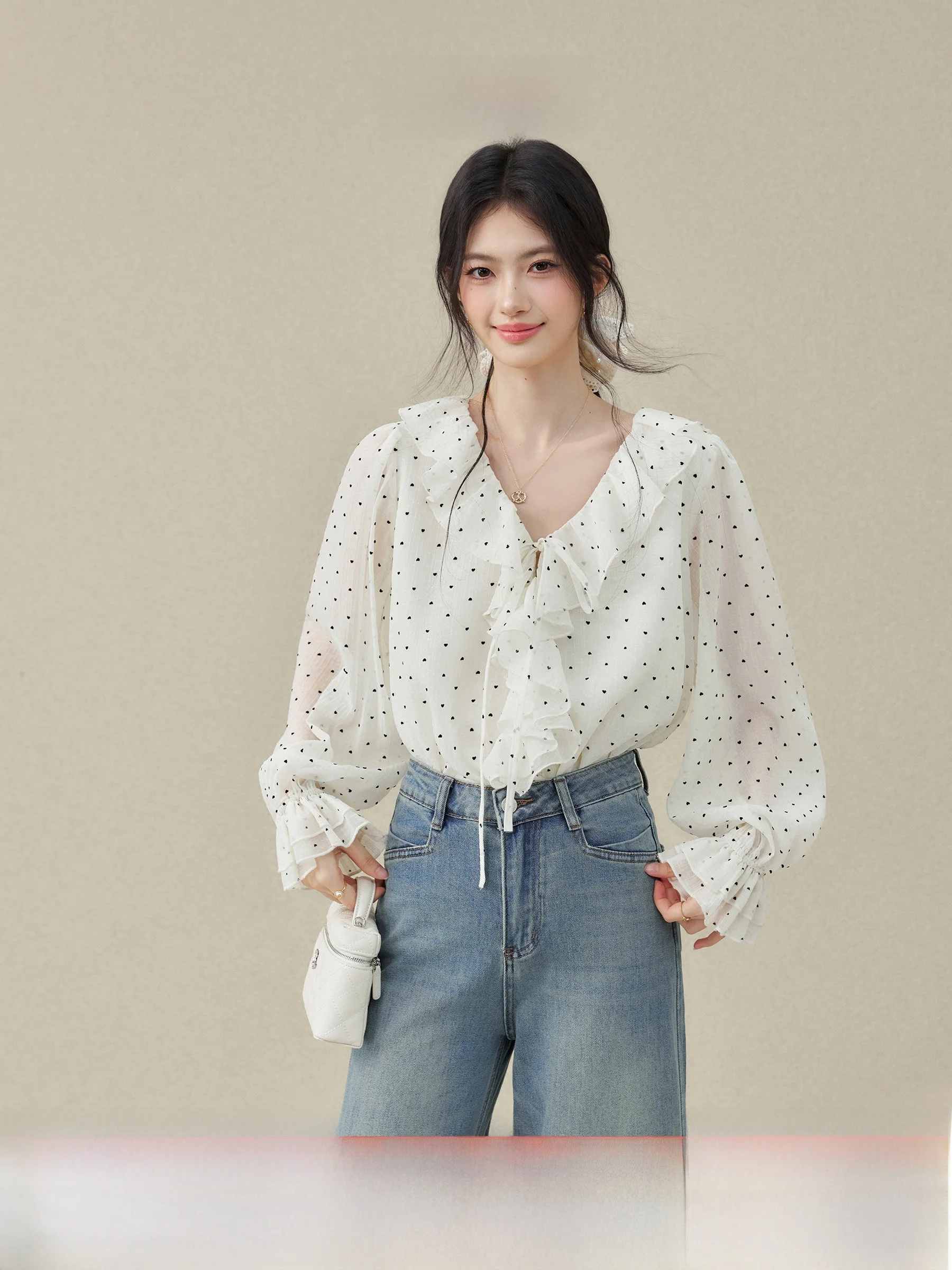 Korean Style Polka Dot Long Sleeve V Neck Women's Shirt Micro plus Size Spring Fashion Breathable Comfortable Women's Blouse
Korean Style Polka Dot Long Sleeve V Neck Women's Shirt Micro plus Size Spring Fashion Breathable Comfortable Women's Blouse