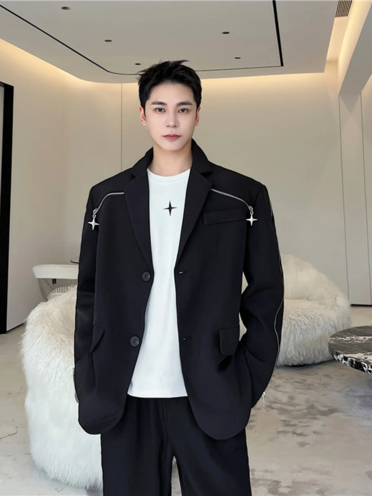 Fall Season Men's Loose Fit Suit Jaet Zipper Design Korean Sle Casual Long Sve Faionable Youthful Polyester Blend
Fall Season Men's Loose Fit Suit Jaet Zipper Design Korean Sle Casual Long Sve Faionable Youthful Polyester Blend