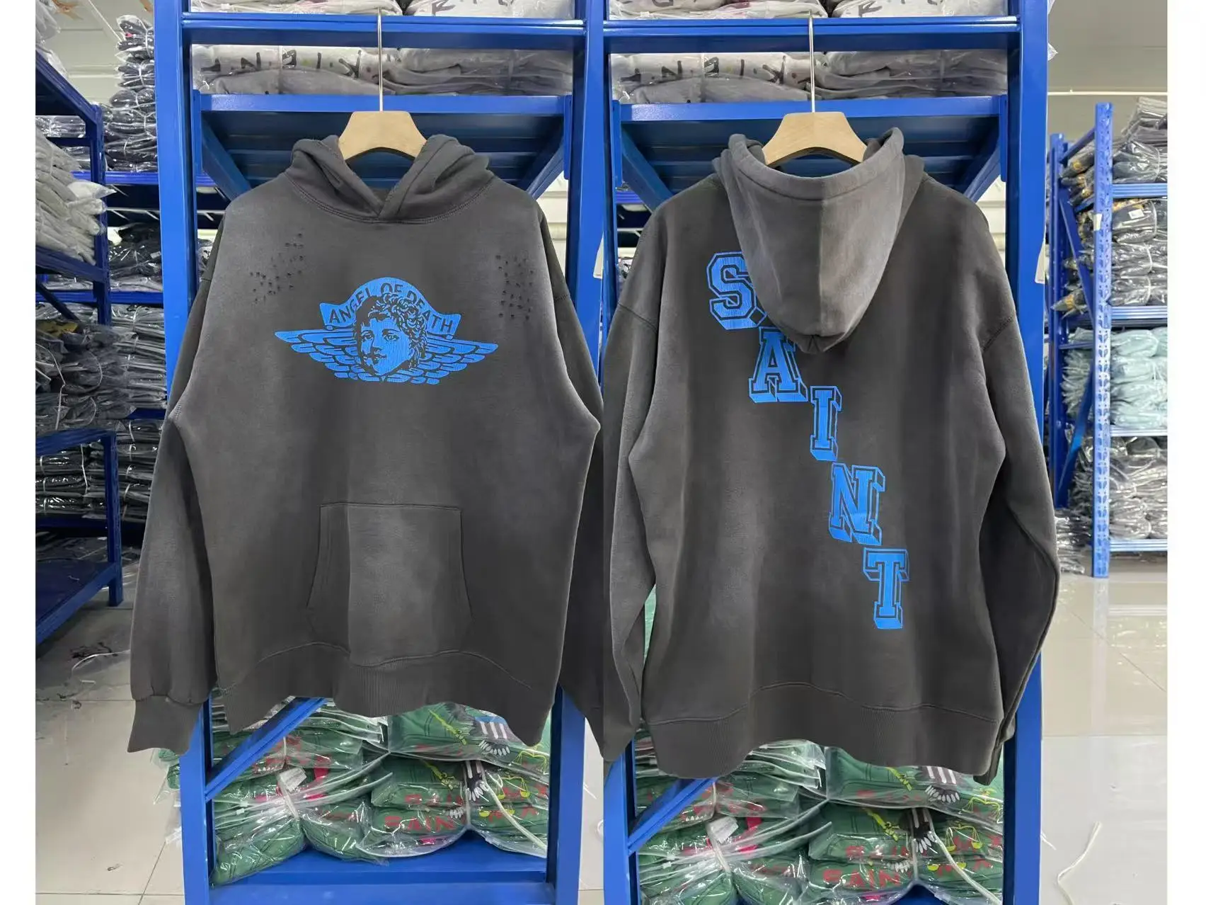 High Quality SSSSAINT LOUIS Blue Boy Logo Hoodie Jacket Hole Washed Distressed Women Men High Street Fashion Oversized Hoodie
High Quality SSSSAINT LOUIS Blue Boy Logo Hoodie Jacket Hole Washed Distressed Women Men High Street Fashion Oversized Hoodie