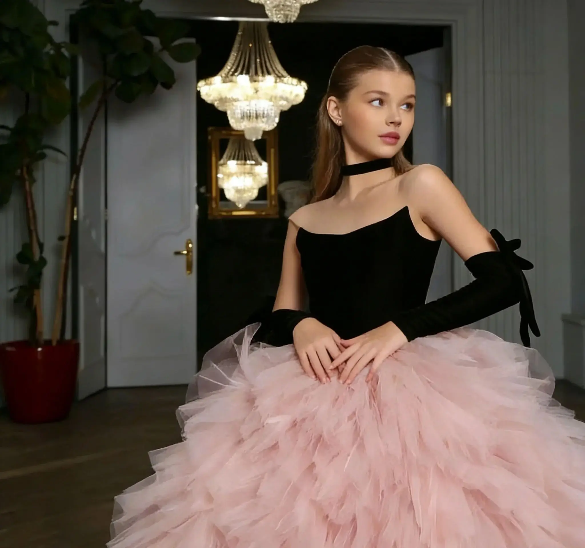 Elegant Black and Pink Flower Girl Dress For Wedding Tulle Tiered Floor Lenght Kids Birthday First Communion Gown Customized
Elegant Black and Pink Flower Girl Dress For Wedding Tulle Tiered Floor Lenght Kids Birthday First Communion Gown Customized