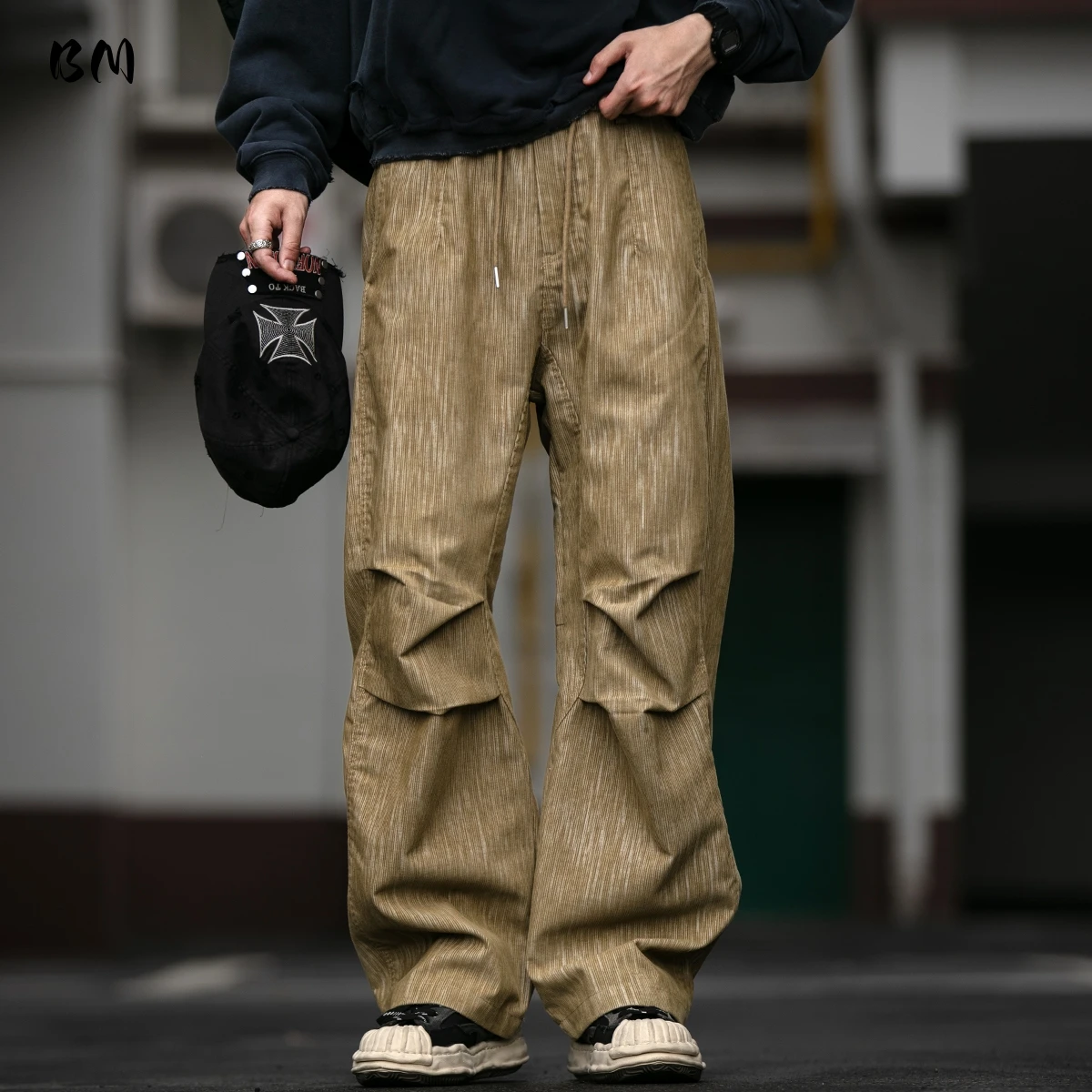Mens Corduroy Cargo Pants Korean Streetwear High Quality Pleated Loose Fit Straight Leg Tie Dye Casual Trousers for Men Fashion
Mens Corduroy Cargo Pants Korean Streetwear High Quality Pleated Loose Fit Straight Leg Tie Dye Casual Trousers for Men Fashion