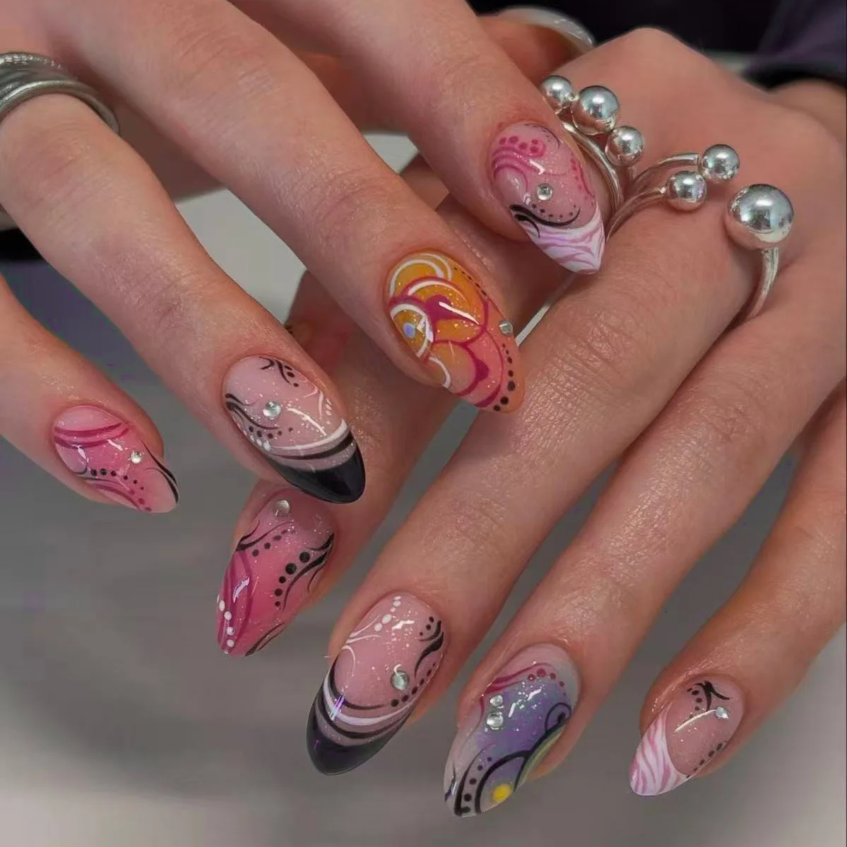 24pcs fake nail art, French pink orange blend graffiti wearing nail, long almond nail, hand-painted artistic lines, broken diamond fake nail, anniversary gift, perfect gift for women, birthday gift, holiday gift
24pcs fake nail art, French pink orange blend graffiti wearing nail, long almond nail, hand-painted artistic lines, broken diamond fake nail, anniversary gift, perfect gift for women, birthday gift, holiday gift