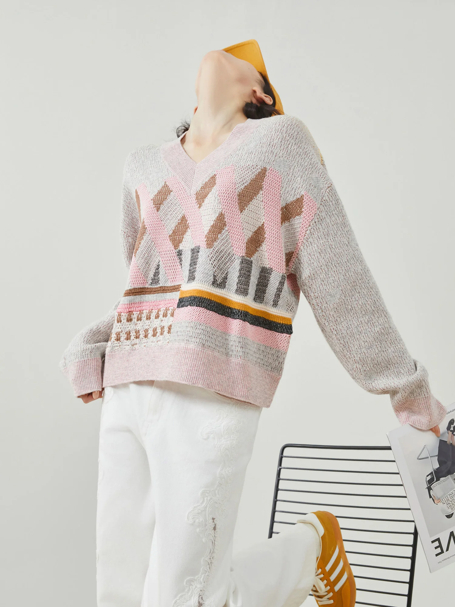 Light Pink Spliced Knitted V-ne Loose Fit Thin Women's Sweater Casual Sle Inspired Spring New Arrival
Light Pink Spliced Knitted V-ne Loose Fit Thin Women's Sweater Casual Sle Inspired Spring New Arrival