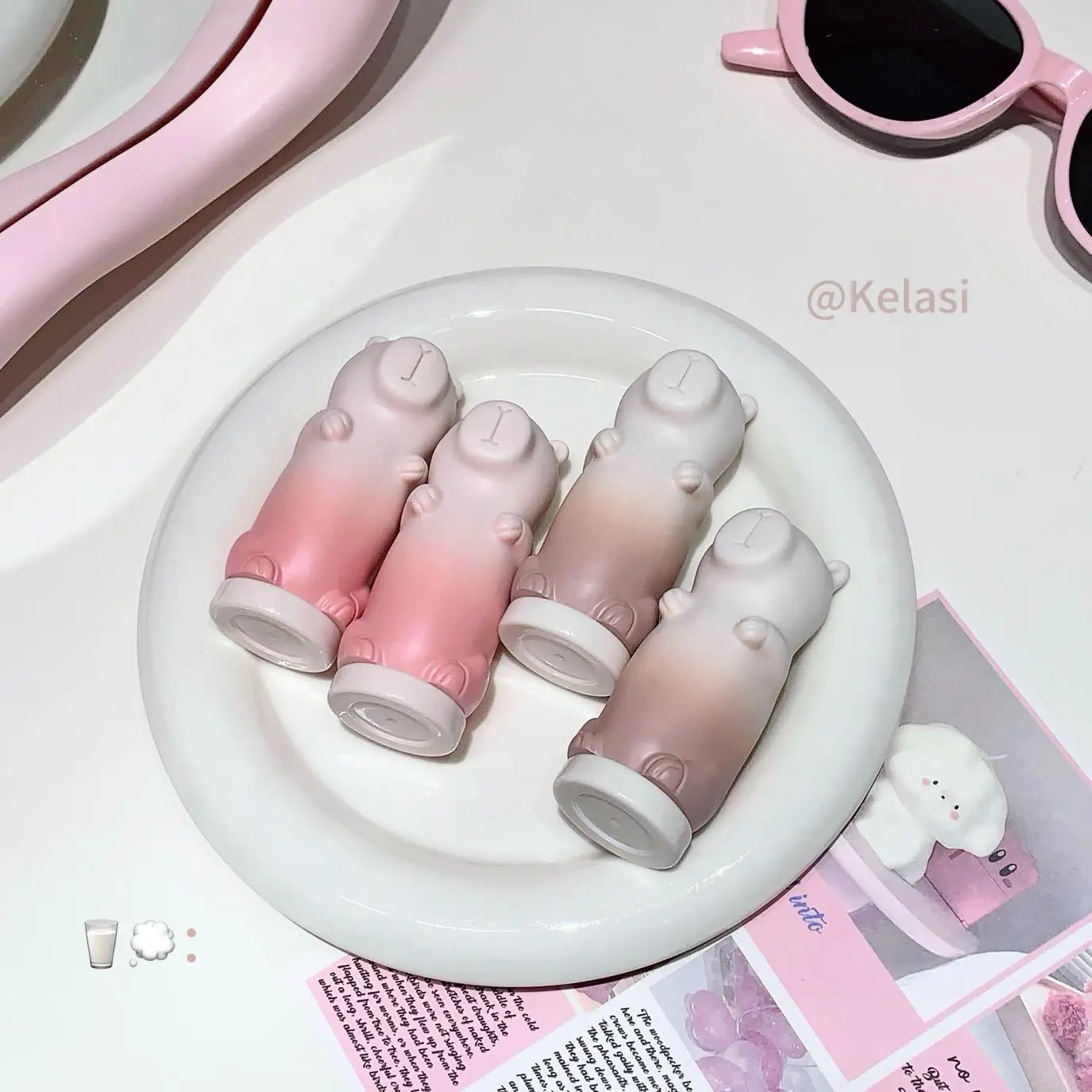 Kawaii Capybara Shape Lip Balm Hydrating Moisturizing Anti-Dry Crack Remove Dead Skin Fade Lip Lines for Dry Lips & Daily Makeup
Kawaii Capybara Shape Lip Balm Hydrating Moisturizing Anti-Dry Crack Remove Dead Skin Fade Lip Lines for Dry Lips & Daily Makeup