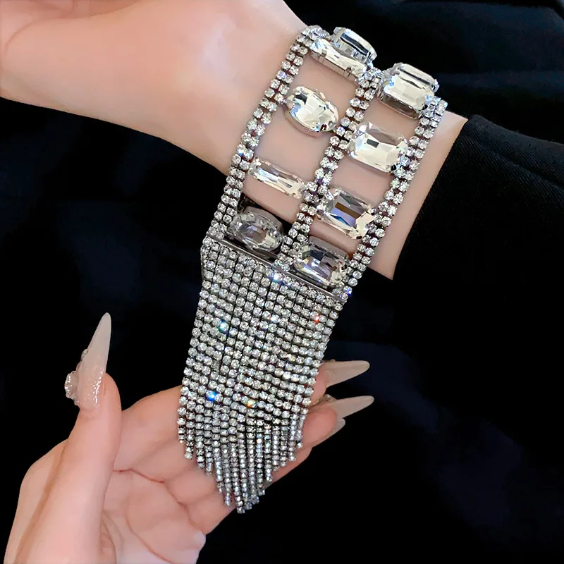 All-match New Bracelet Women's Personality Exaggerated Light Luxury Tassel Fashion Multi-layer Jewelry Wholesale
All-match New Bracelet Women's Personality Exaggerated Light Luxury Tassel Fashion Multi-layer Jewelry Wholesale
